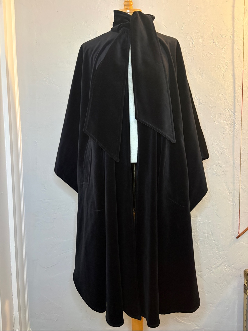 Mackintosh of New England black velvet cotton cape made in USA vintage